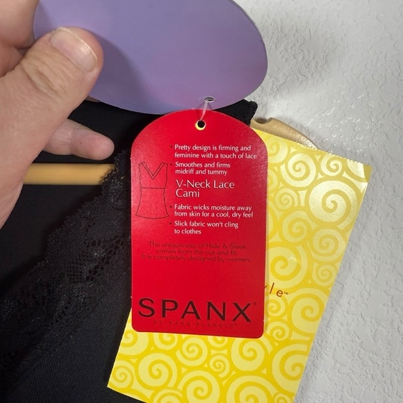 NWT Spanx Women’s Hide & Sleek V-Neck Lace Shapewear Cami Black Size 3X - Picture 6 of 7